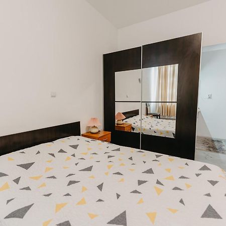 Studio Piata Amzei Nr.1 Bucureşti Ngoại thất bức ảnh