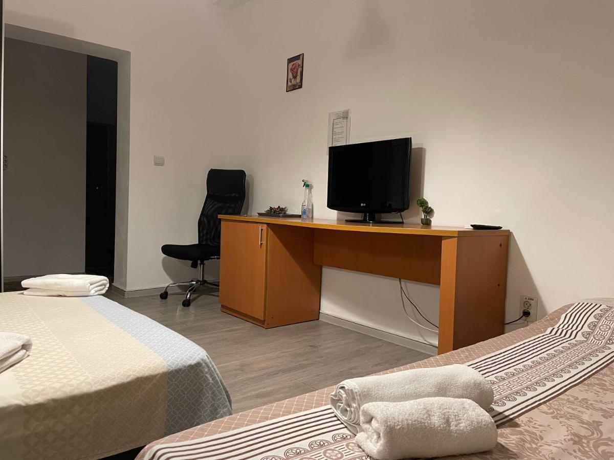 Studio Piata Amzei Nr.1 Bucureşti Ngoại thất bức ảnh