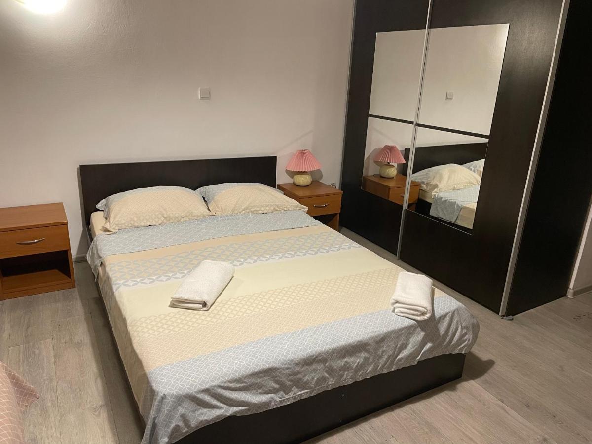 Studio Piata Amzei Nr.1 Bucureşti Ngoại thất bức ảnh