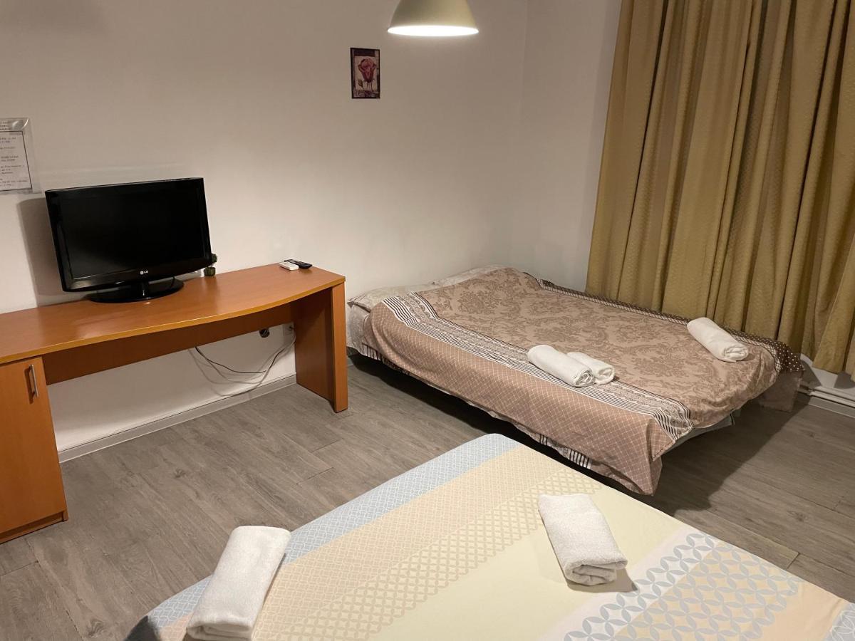 Studio Piata Amzei Nr.1 Bucureşti Ngoại thất bức ảnh