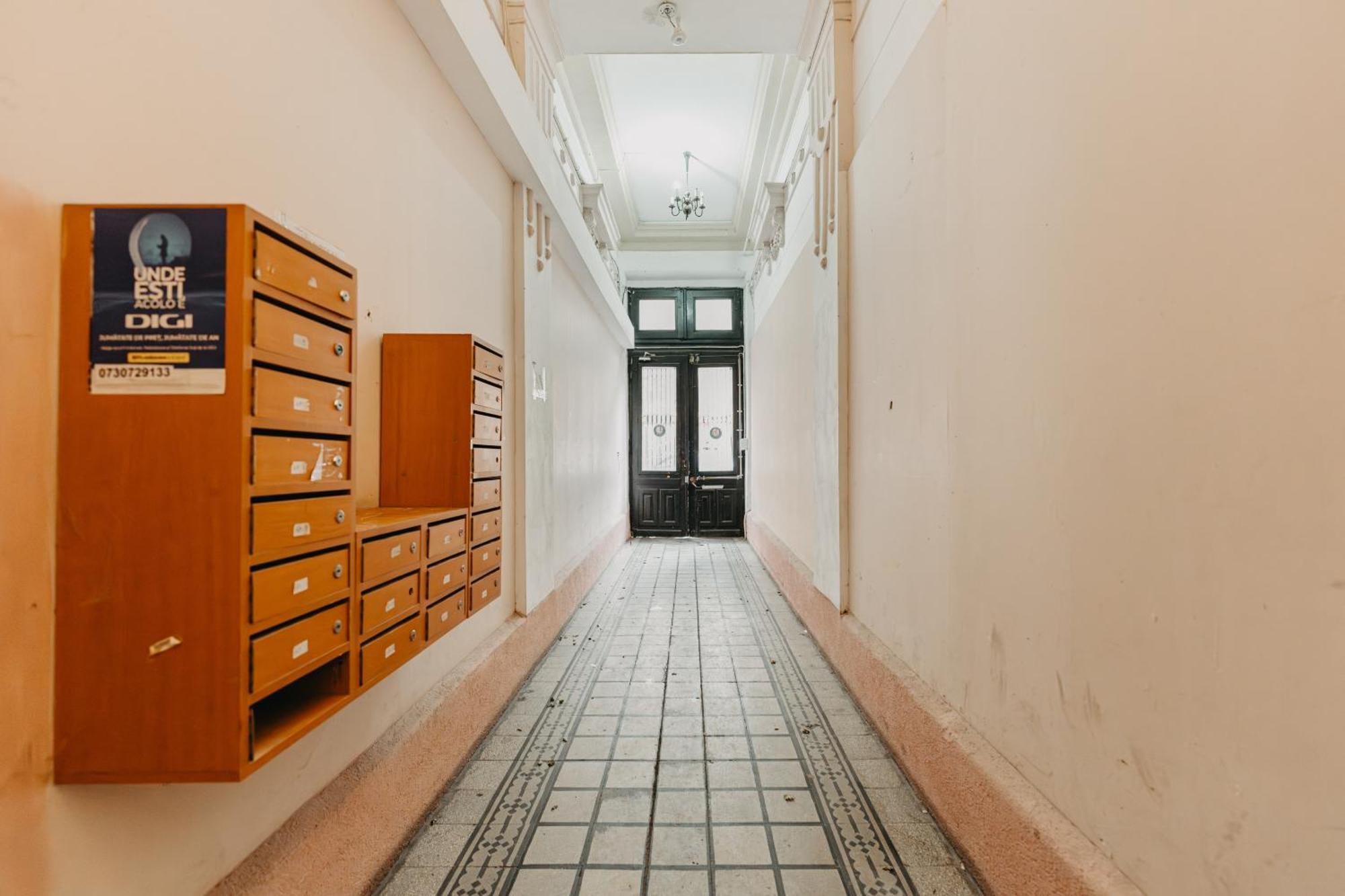Studio Piata Amzei Nr.1 Bucureşti Ngoại thất bức ảnh