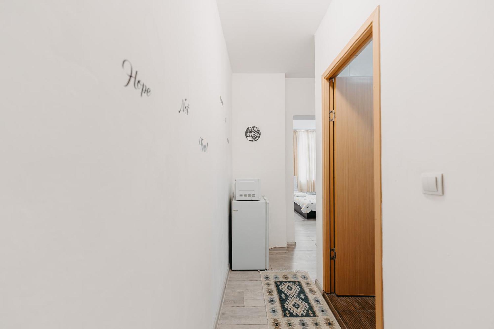 Studio Piata Amzei Nr.1 Bucureşti Ngoại thất bức ảnh